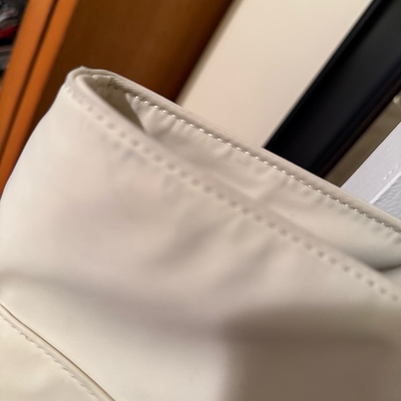 AWAY - The Everywhere Tote Salt White Colour - Picture 7 of 7